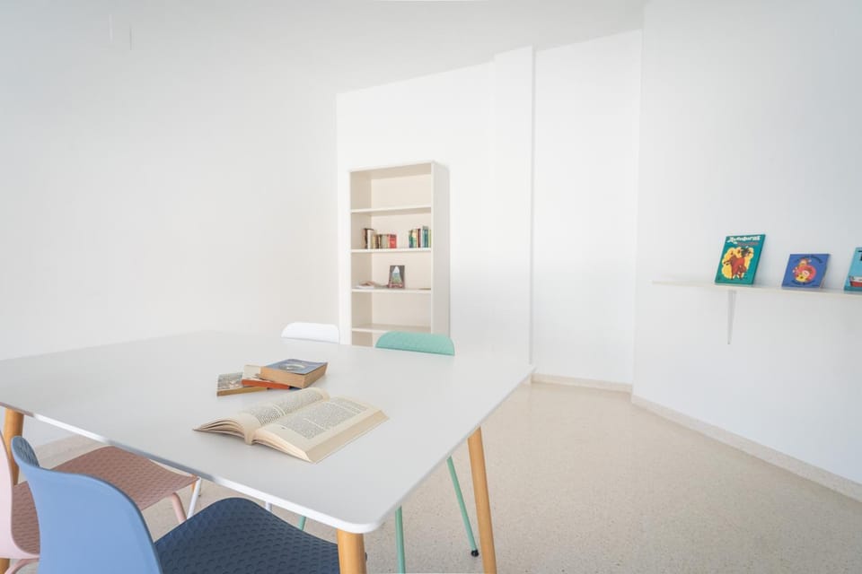 Library, Living room, Seating area