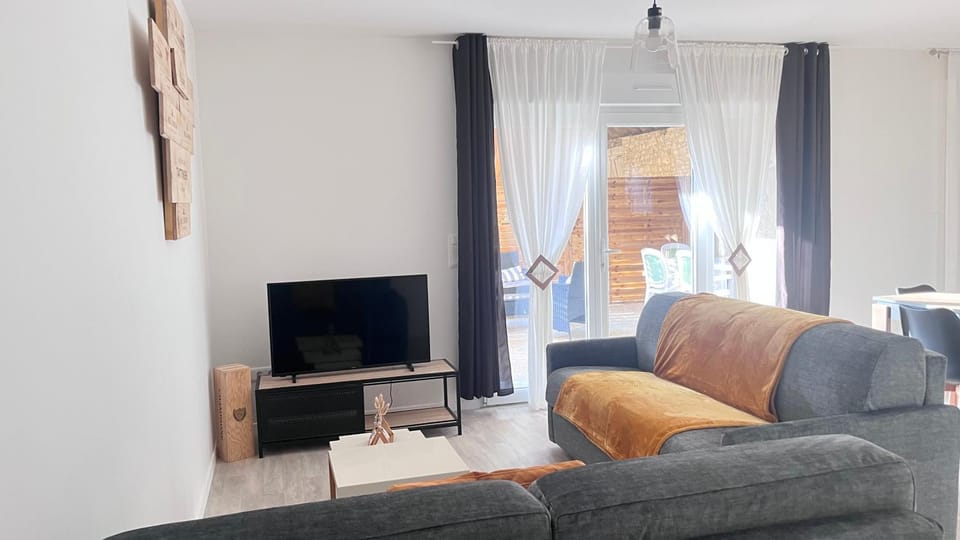 TV and multimedia, Living room, Seating area