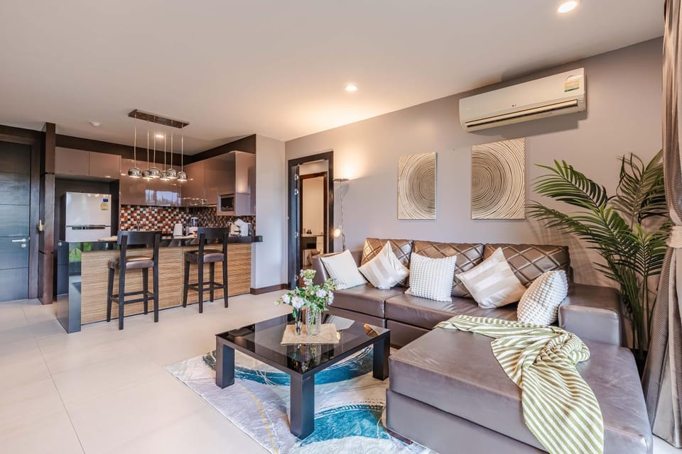 Kitchen or kitchenette, Seating area, Dining area, air conditioner