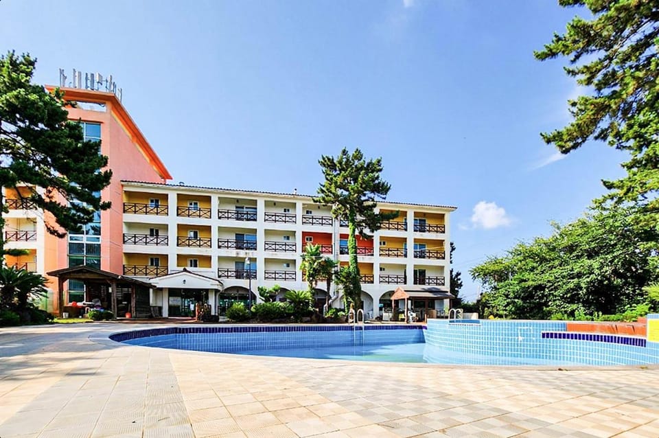 Property building, Swimming pool