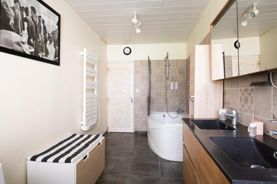 Bathroom, Bath