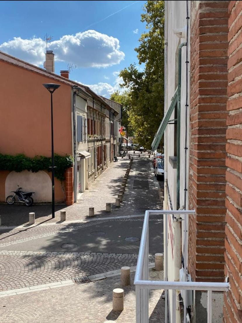 V3 Studio tout confort plein centre 5 min Golfech Apartment in Occitanie