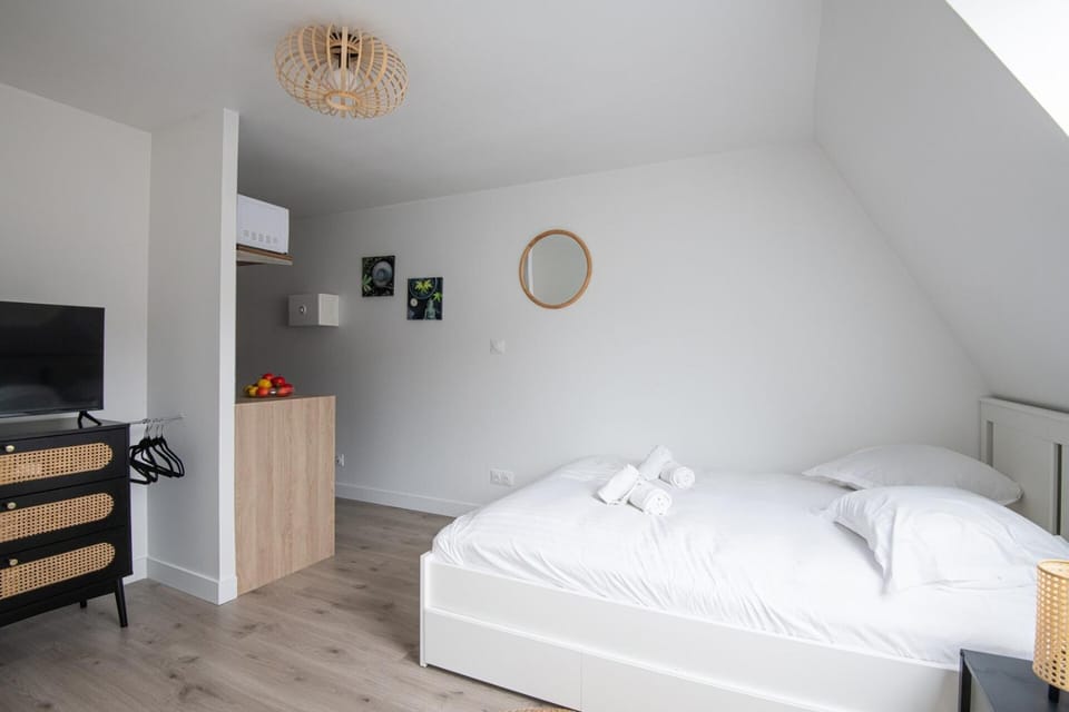 TV and multimedia, Living room, Bedroom