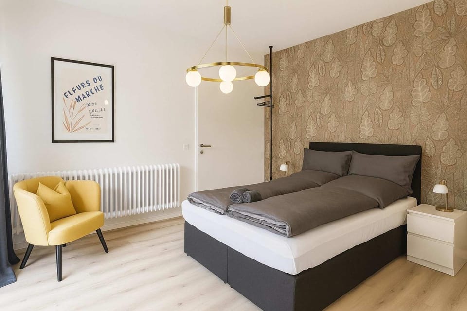 Photo of the whole room, Bedroom