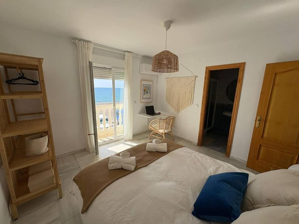 Bed, Photo of the whole room, Bedroom, towels, wardrobe