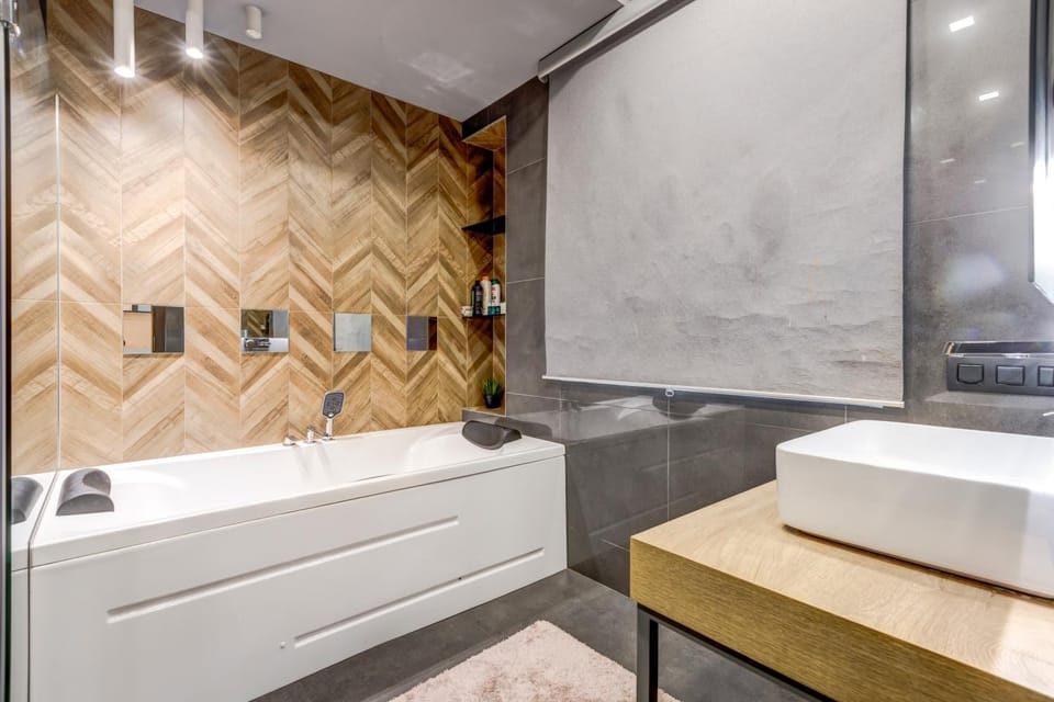 Bathroom, Bath