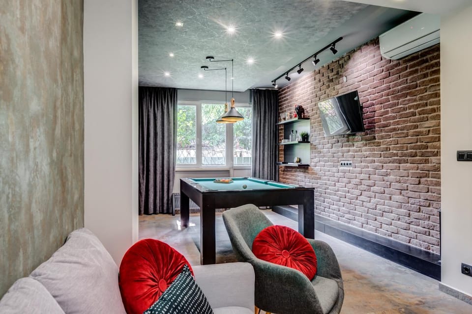 TV and multimedia, Living room, Dining area