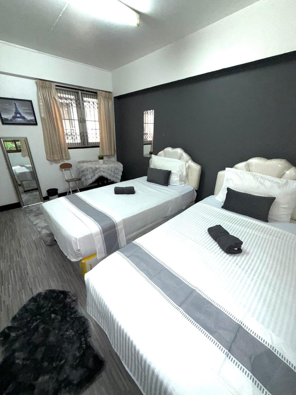 Bed, Photo of the whole room, towels