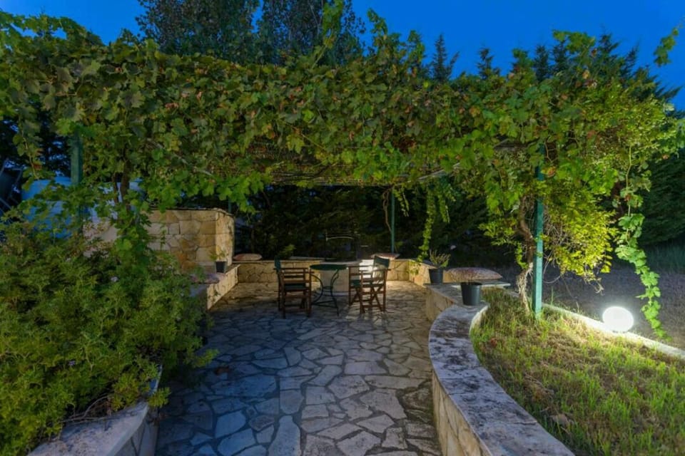Eleni Studios & Apartments Apartment in Alikanas