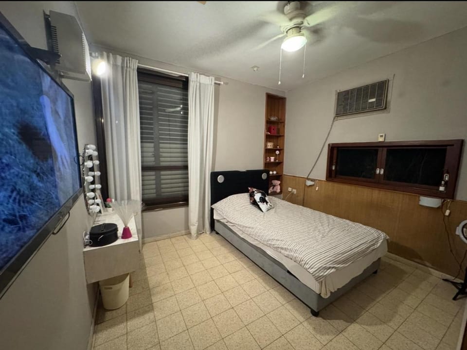 Cottage near the beach House in Herzliya