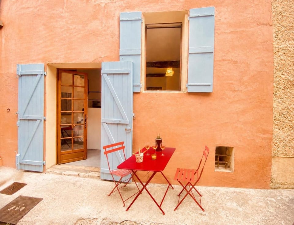 Property building, Patio, Day, Neighbourhood, Dining area, Street view