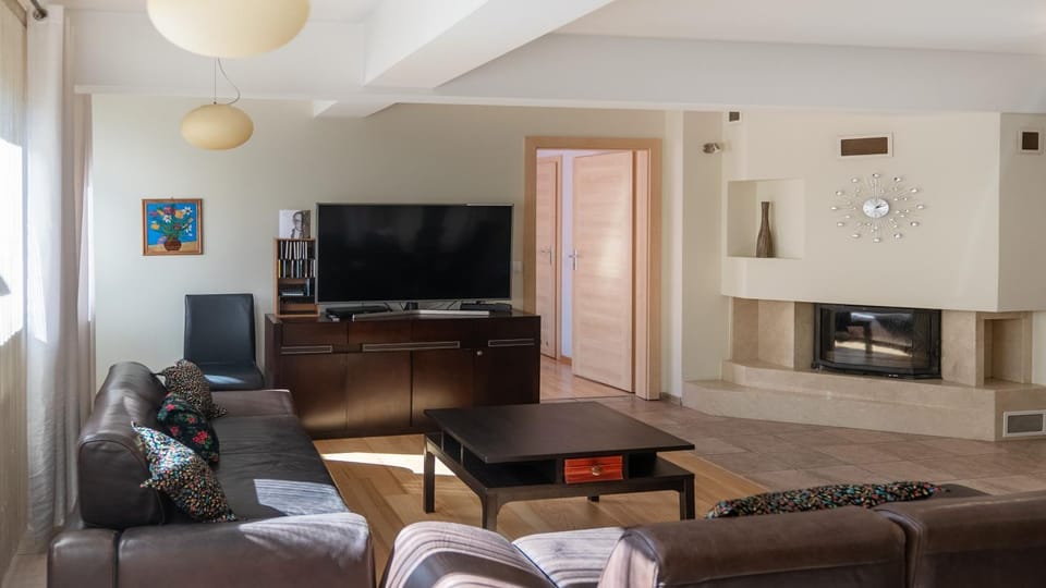 TV and multimedia, Living room