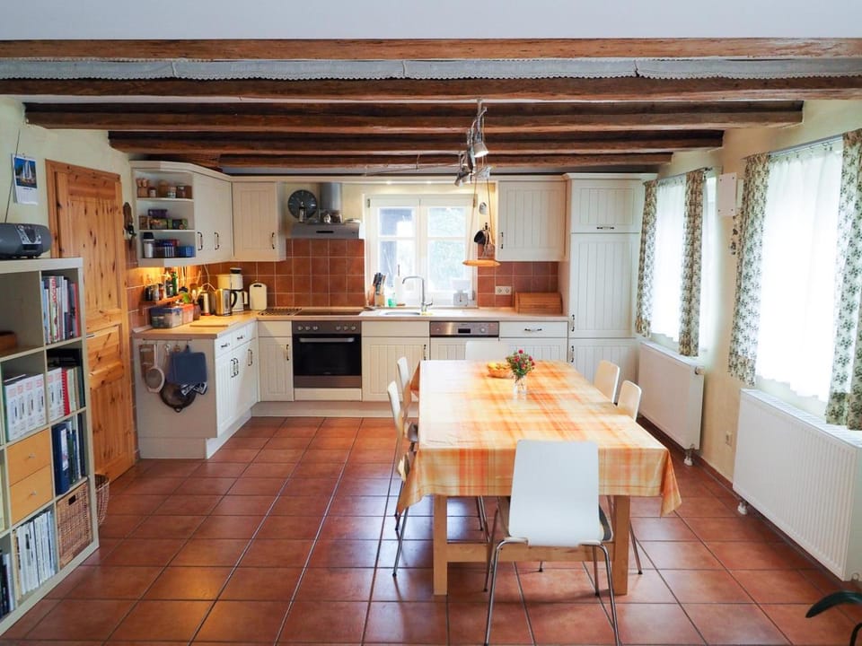Kitchen or kitchenette, Dining area, kitchen