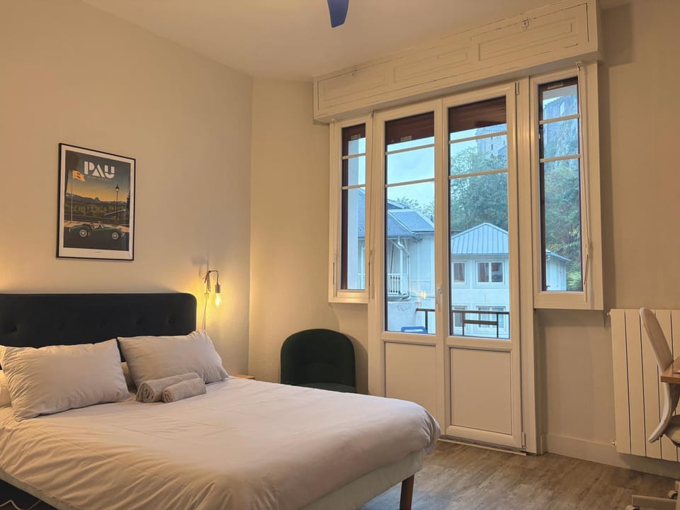 Chez Julien - Castle View Apartment in Lourdes