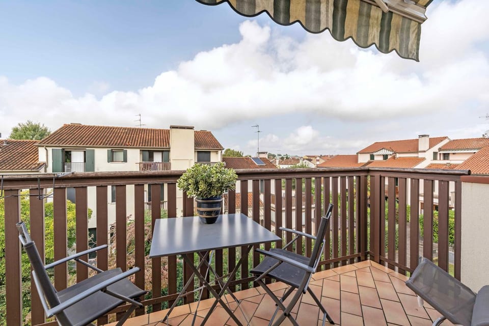 Property building, Balcony/Terrace