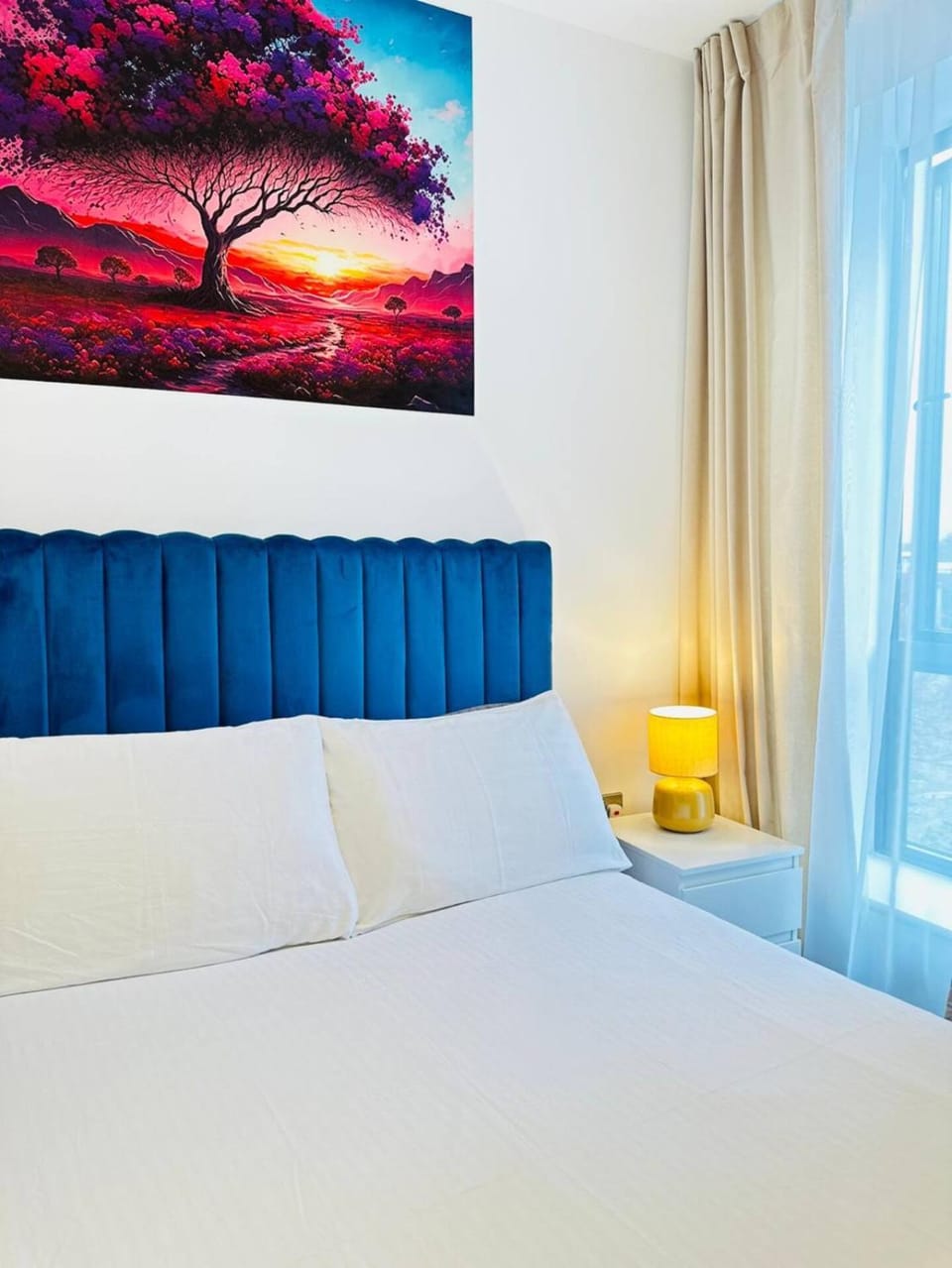 Gorgeous two bedroom luxury Apartment sleeps 6 Apartment in Brentwood