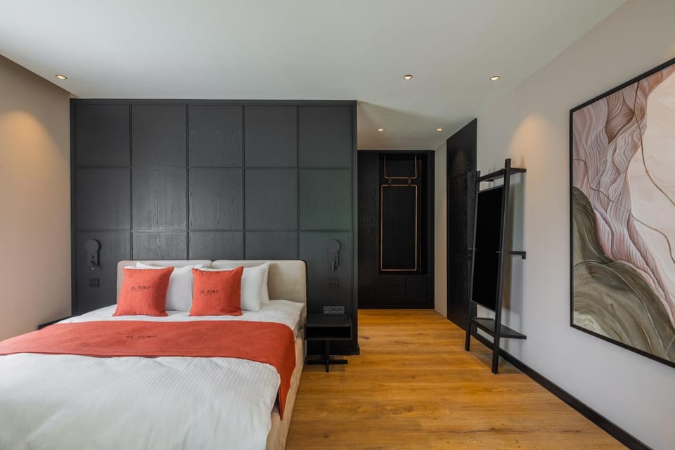 Bed, TV and multimedia, Photo of the whole room, Bedroom, internet, wardrobe