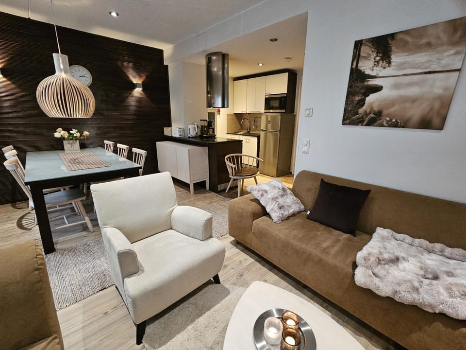 Living room, Dining area