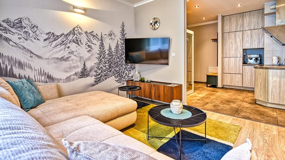 TV and multimedia, Kitchen or kitchenette, Living room