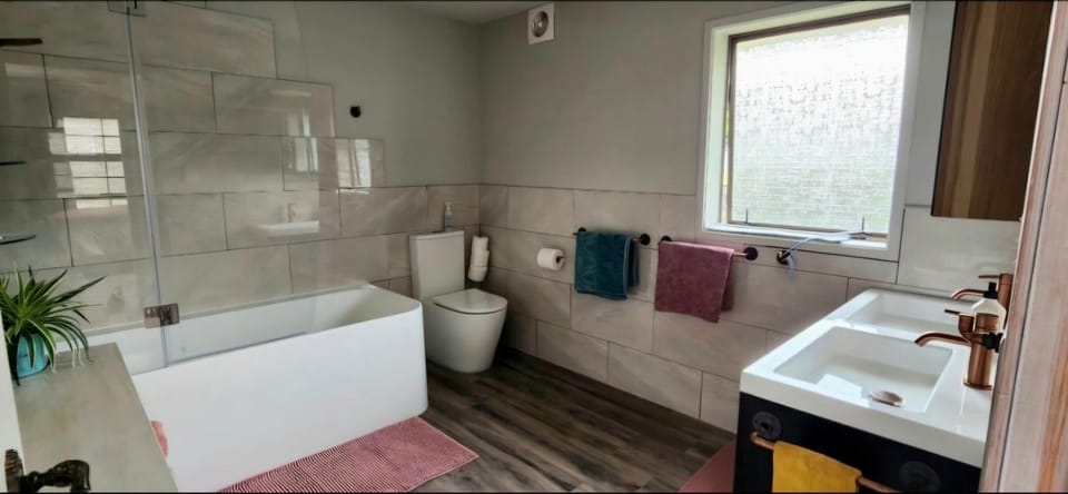 Bathroom, towels
