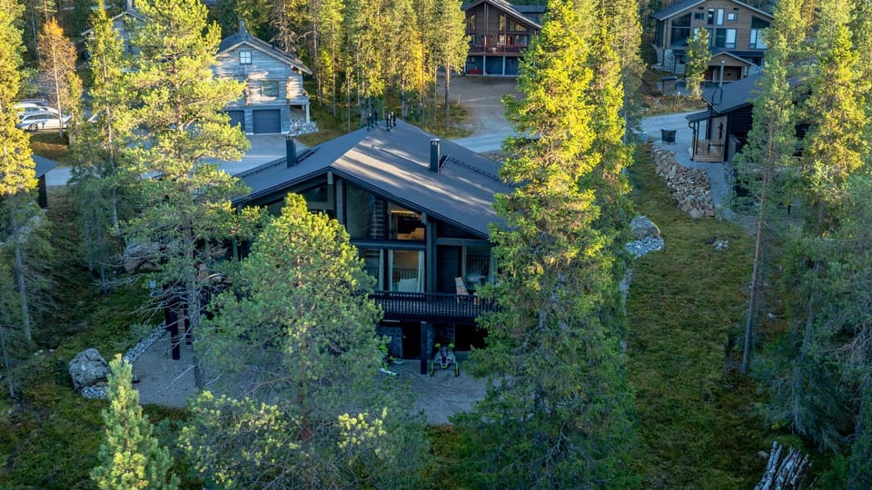 Property building, Day, Natural landscape
