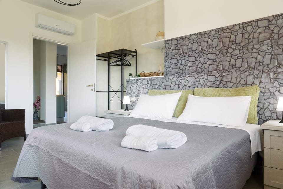 Bed, Photo of the whole room, Bedroom, towels, wardrobe