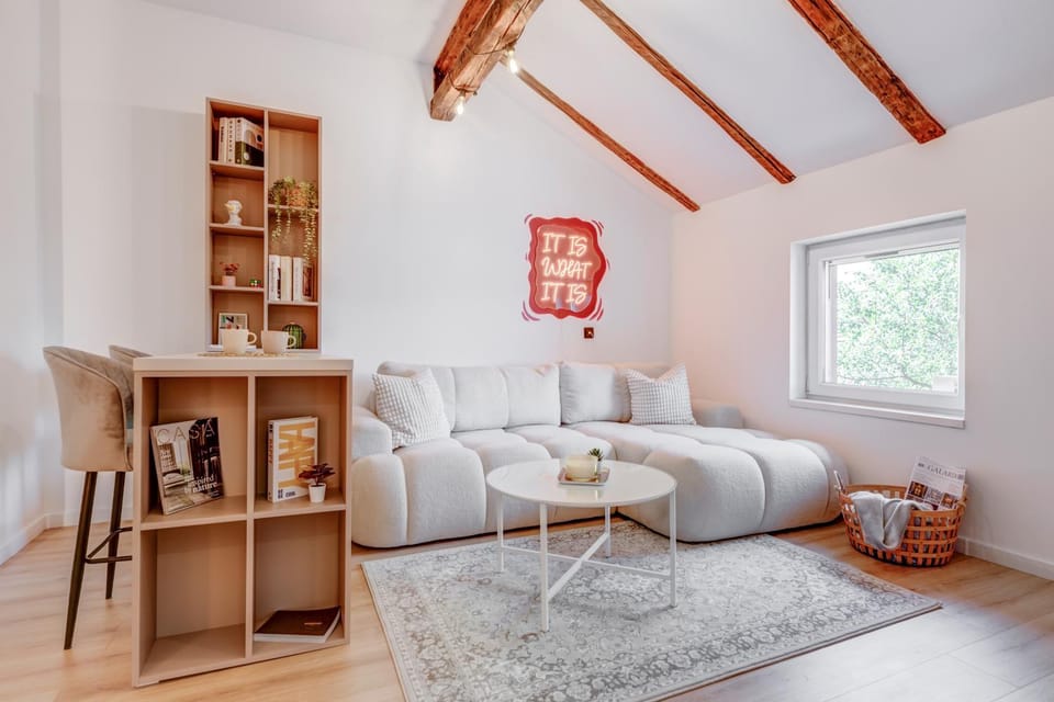 Library, Living room
