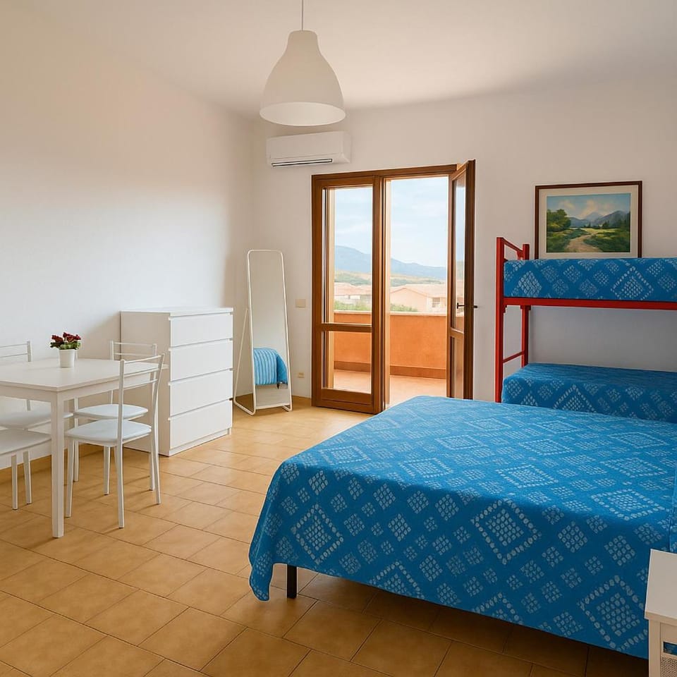 Bed, Photo of the whole room, Dining area