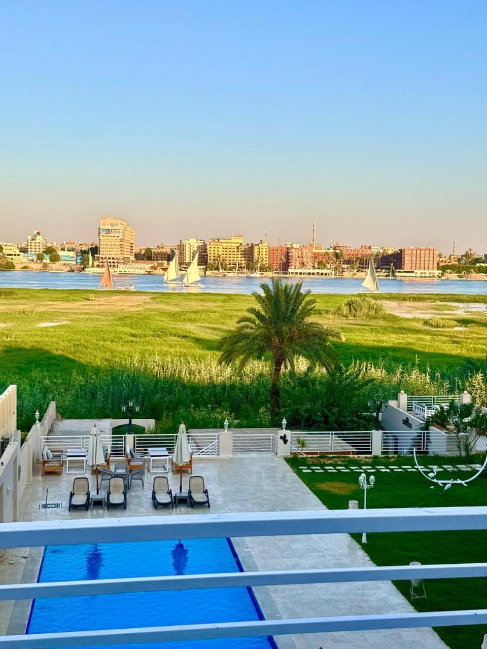 Royal Nile Villa - Luxury Nile Sky Penthouse 1 Apartment in Luxor