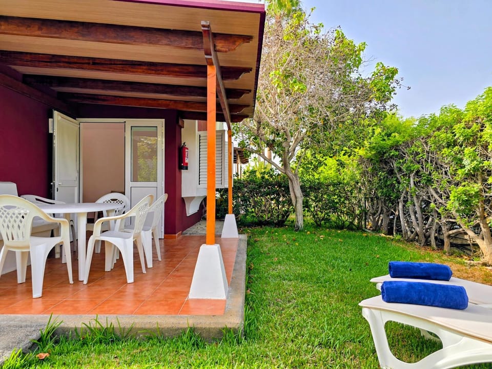 Patio, Garden, Balcony/Terrace, Seating area, Dining area, sunbed