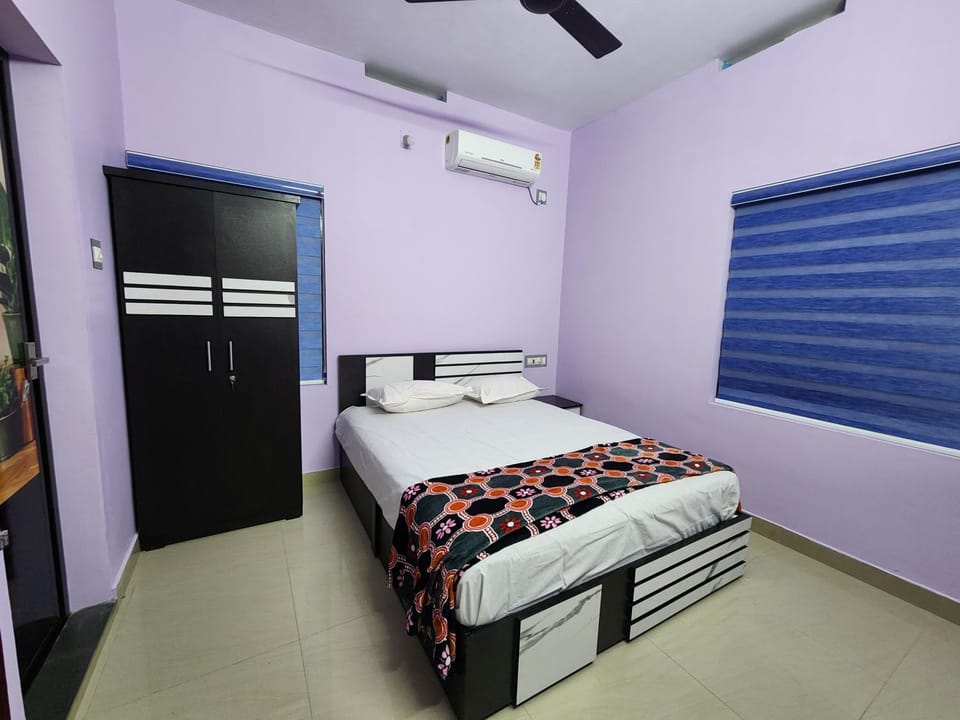 Bed, Photo of the whole room, Bedroom, air conditioner