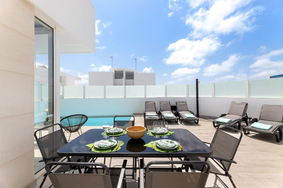 Balcony/Terrace, Swimming pool