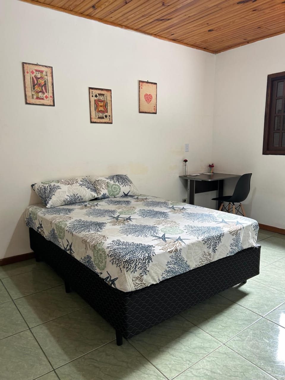 Bed, Bedroom, Area and facilities