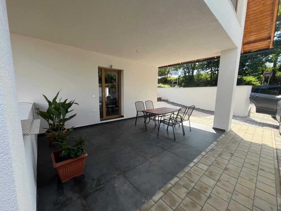 Patio, Balcony/Terrace, Seating area