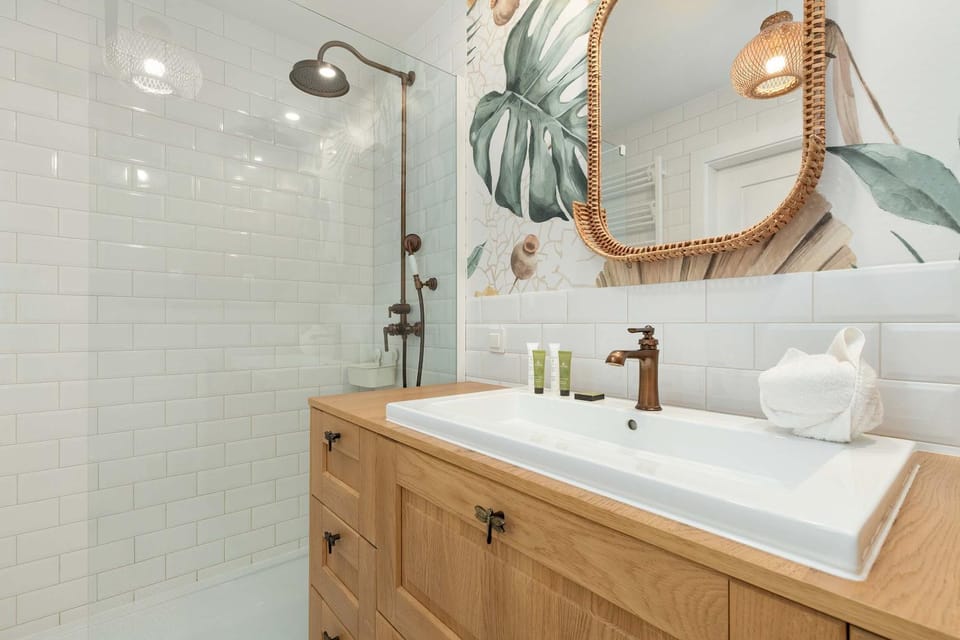 Shower, Bathroom, towels