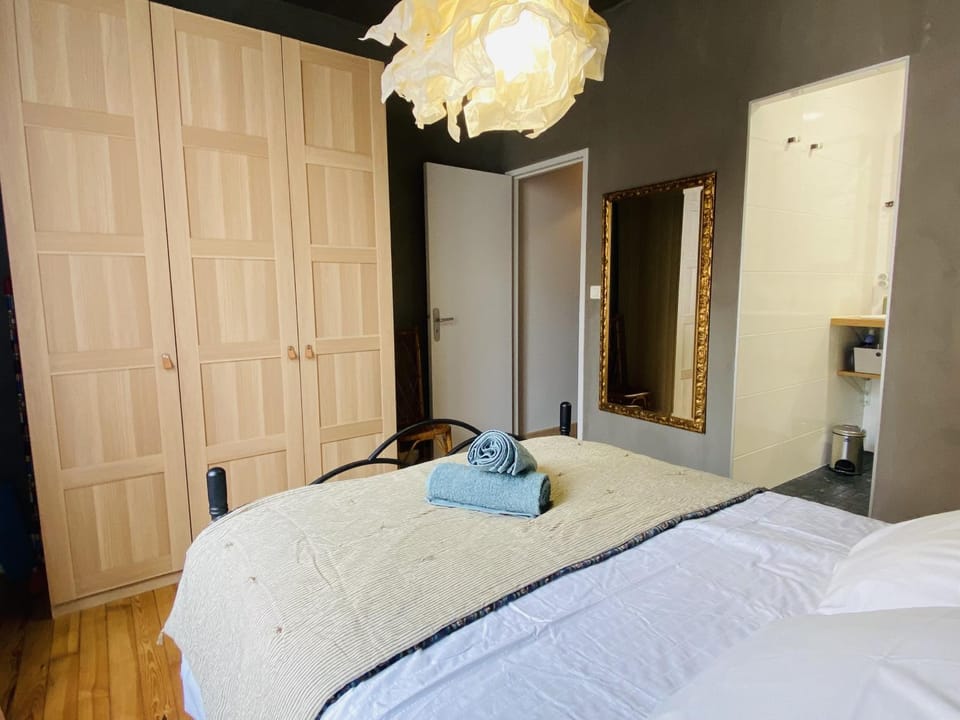 Bed, Bedroom