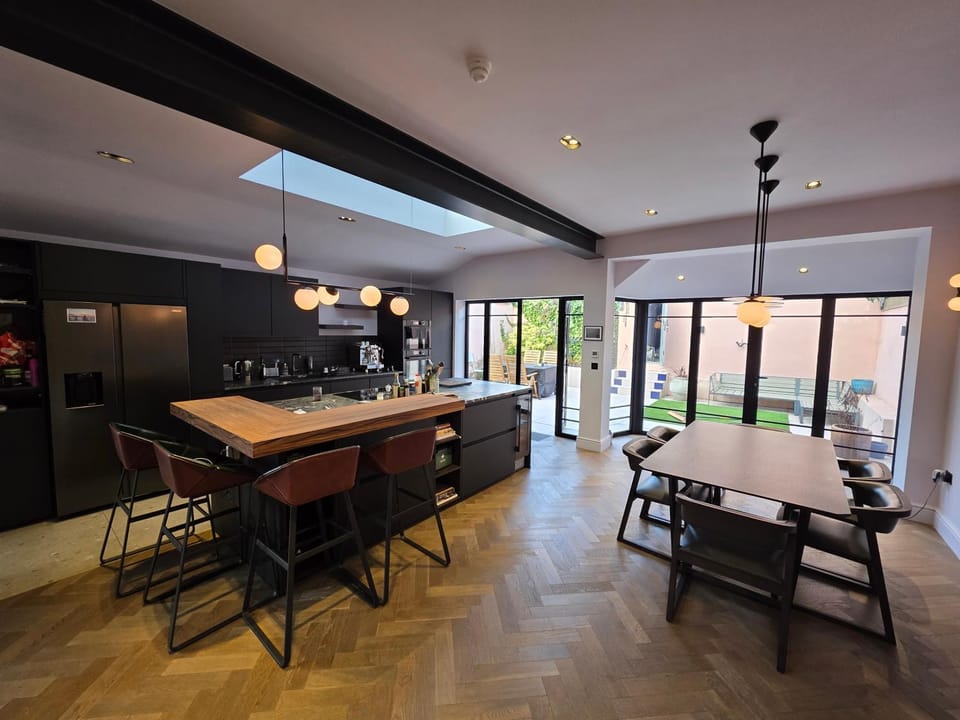 Modern 3BR Garden Home Leyton House in London