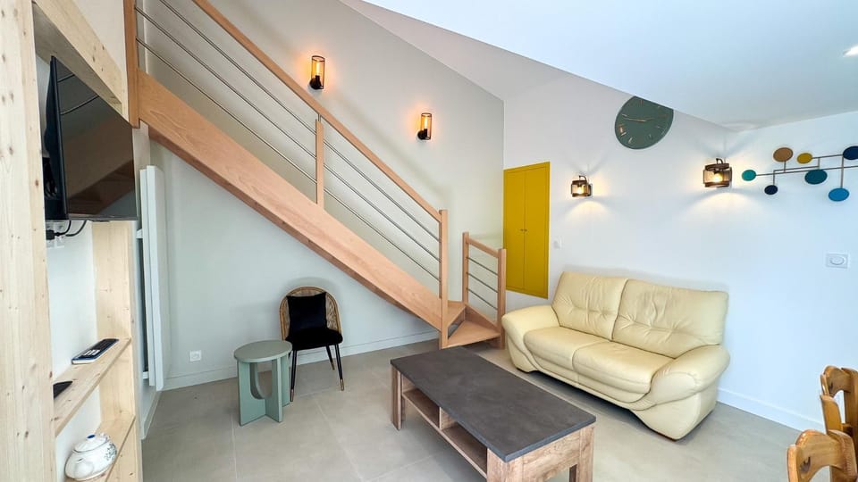 TV and multimedia, Living room, Seating area