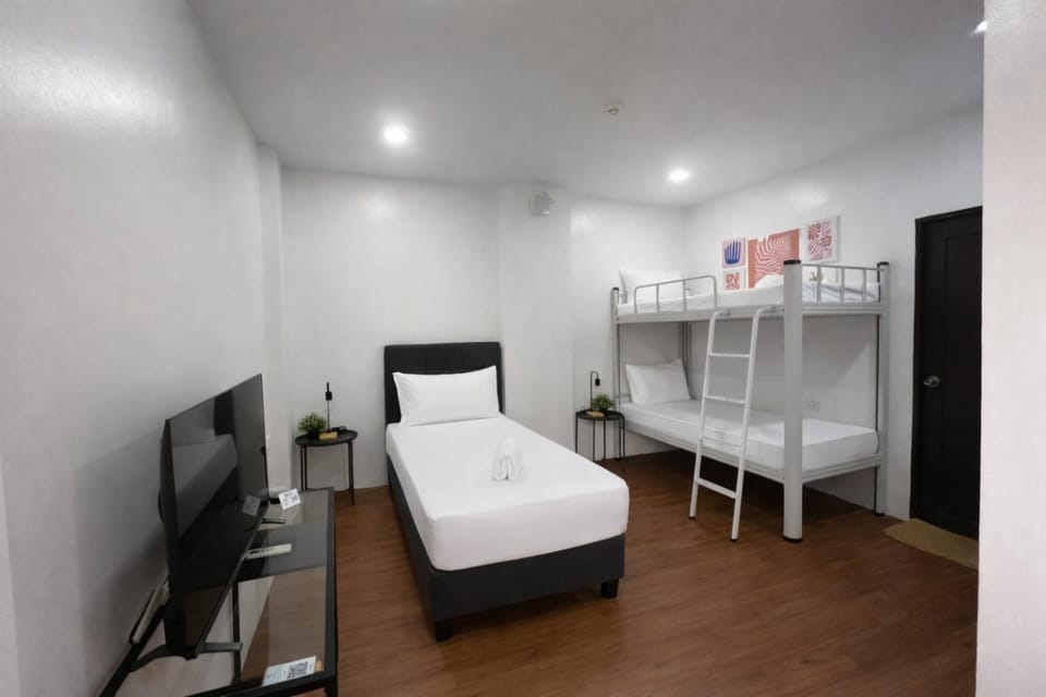 20 Boeing Apt Hotel in Pasay