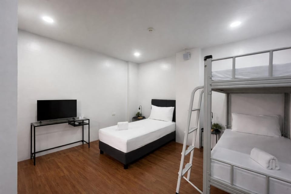 20 Boeing Apt Hotel in Pasay