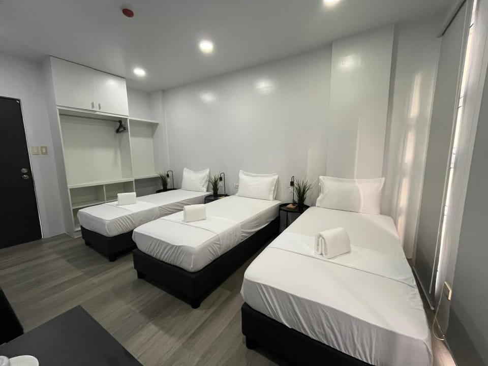 20 Boeing Apt Hotel in Pasay