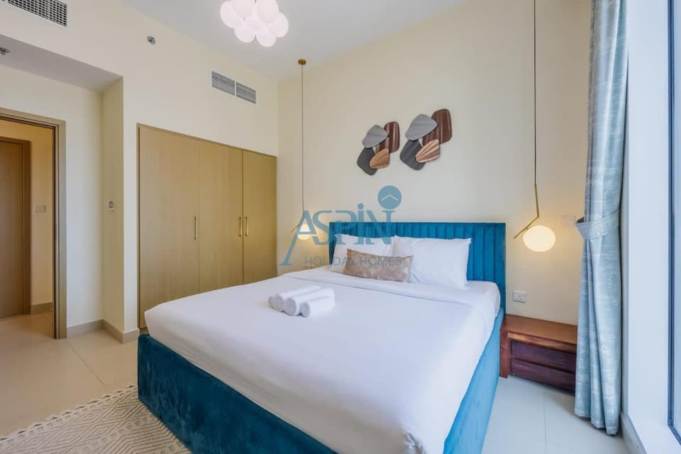 Aspin 1BHK Waterfront View - Creek Horizon Apartment in Dubai