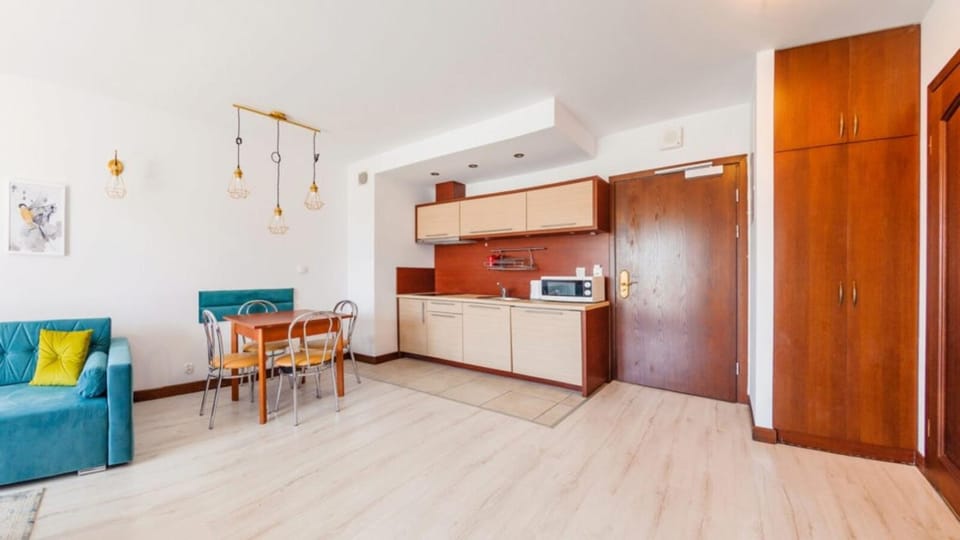 Kitchen or kitchenette, Living room, Dining area, microwave, pet friendly, stove, wardrobe