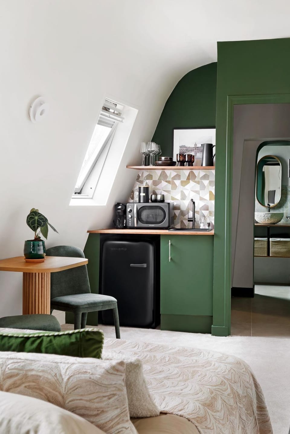 la suite verte du marais Apartment in Paris