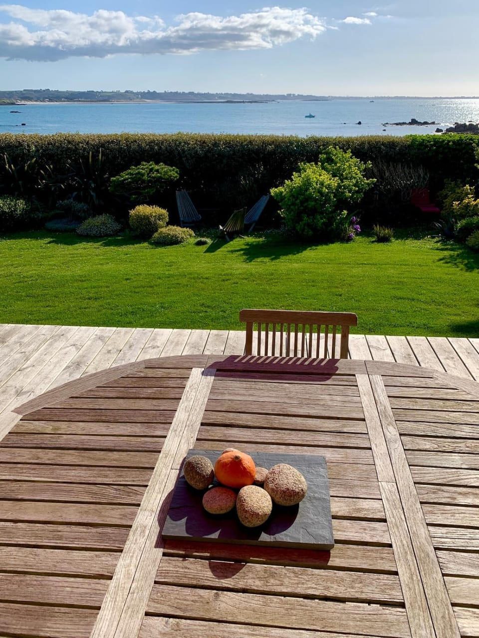 Maison les pieds dans l'eau avec vue mer et accès plage House in Kerlouan
