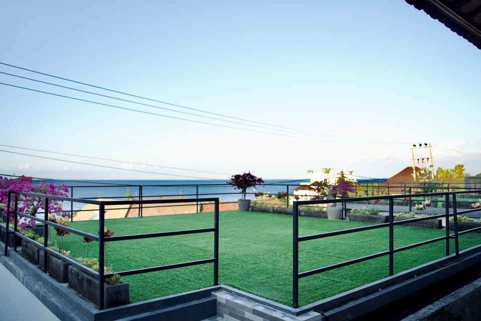 Garden, Sea view