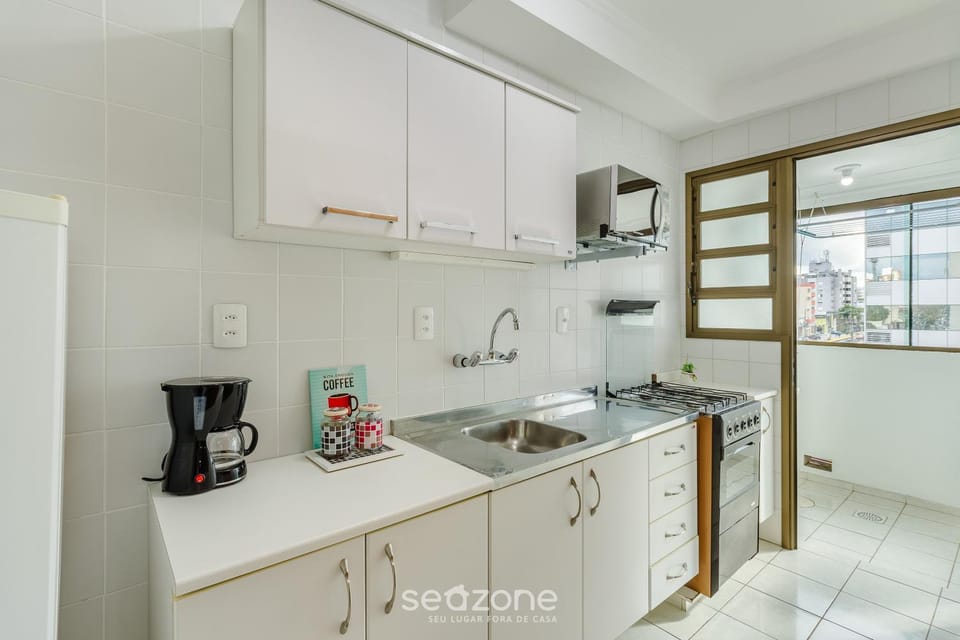 2BR Apt w/ BBQ & garage ROY0401 Apartment in Porto Alegre