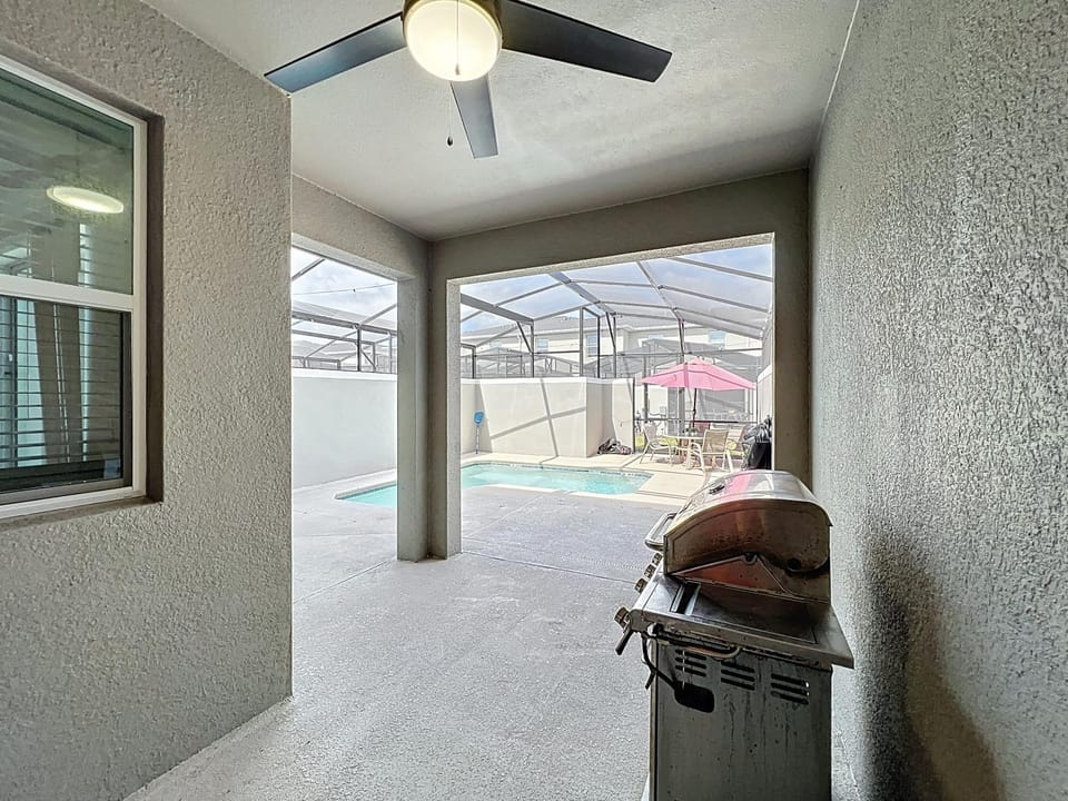 Luxury Pool Home Near Disney Resort Access House in Kissimmee