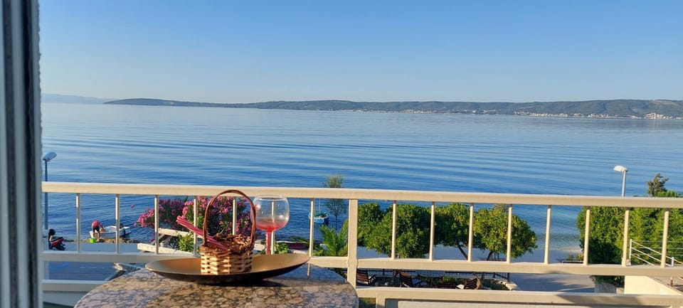 View (from property/room), Balcony/Terrace, Sea view