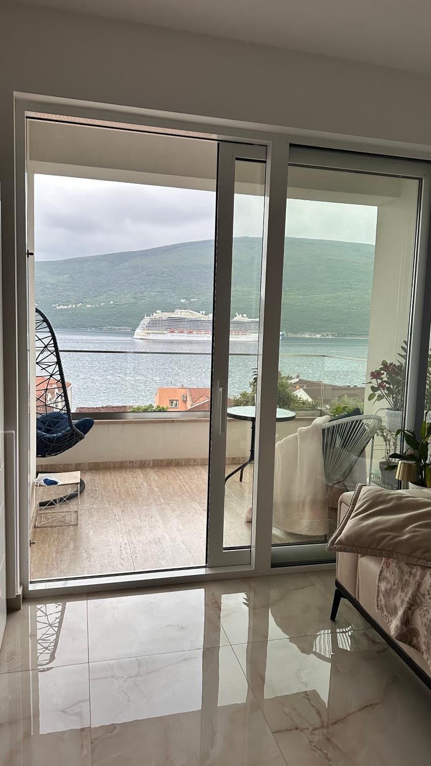 Balcony/Terrace, Seating area, Mountain view, Sea view